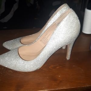 XoxoSoft sparkely pumps